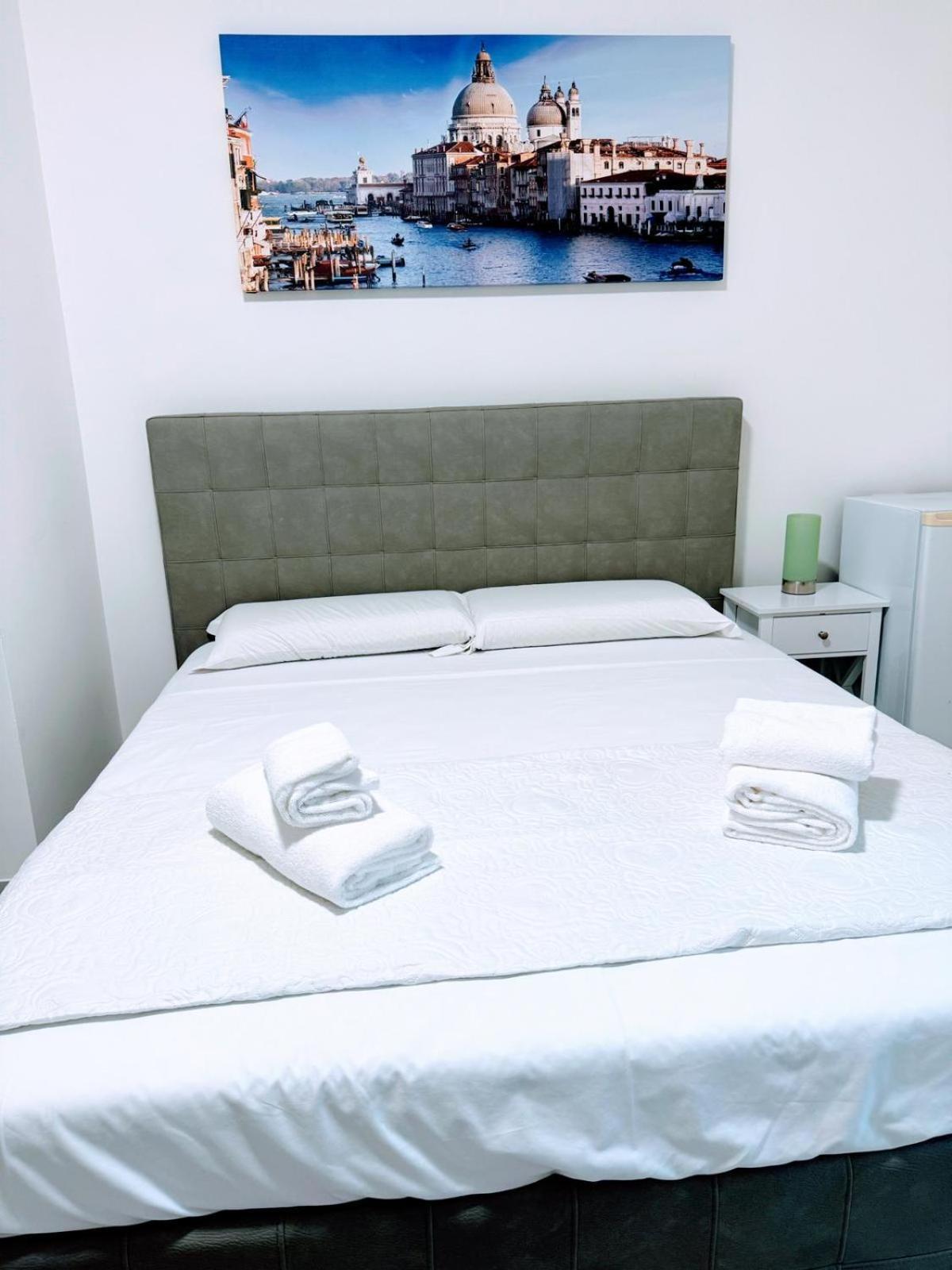 Apartments Местре Екстериор снимка