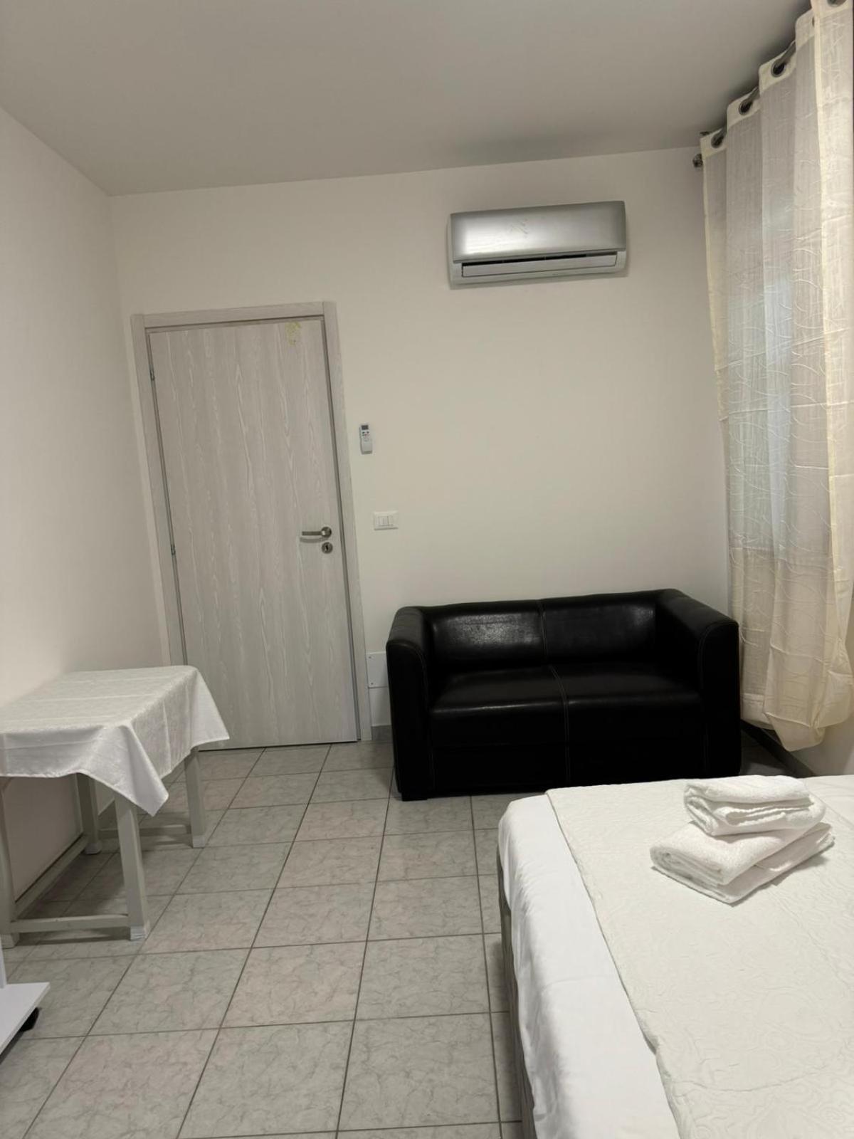 Apartments Местре Екстериор снимка